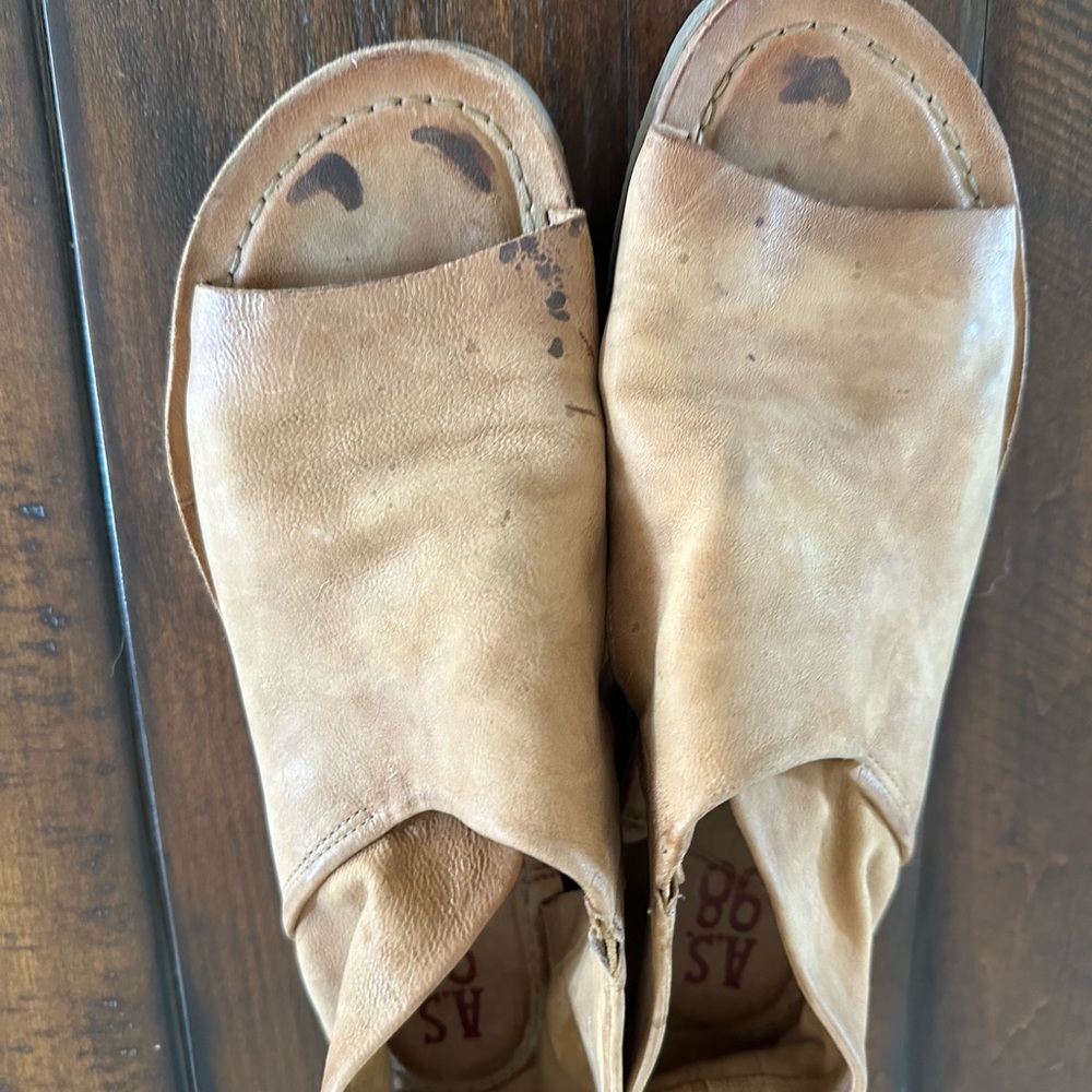 AS 98 Size 42 (US 11) REILEY SANDALS